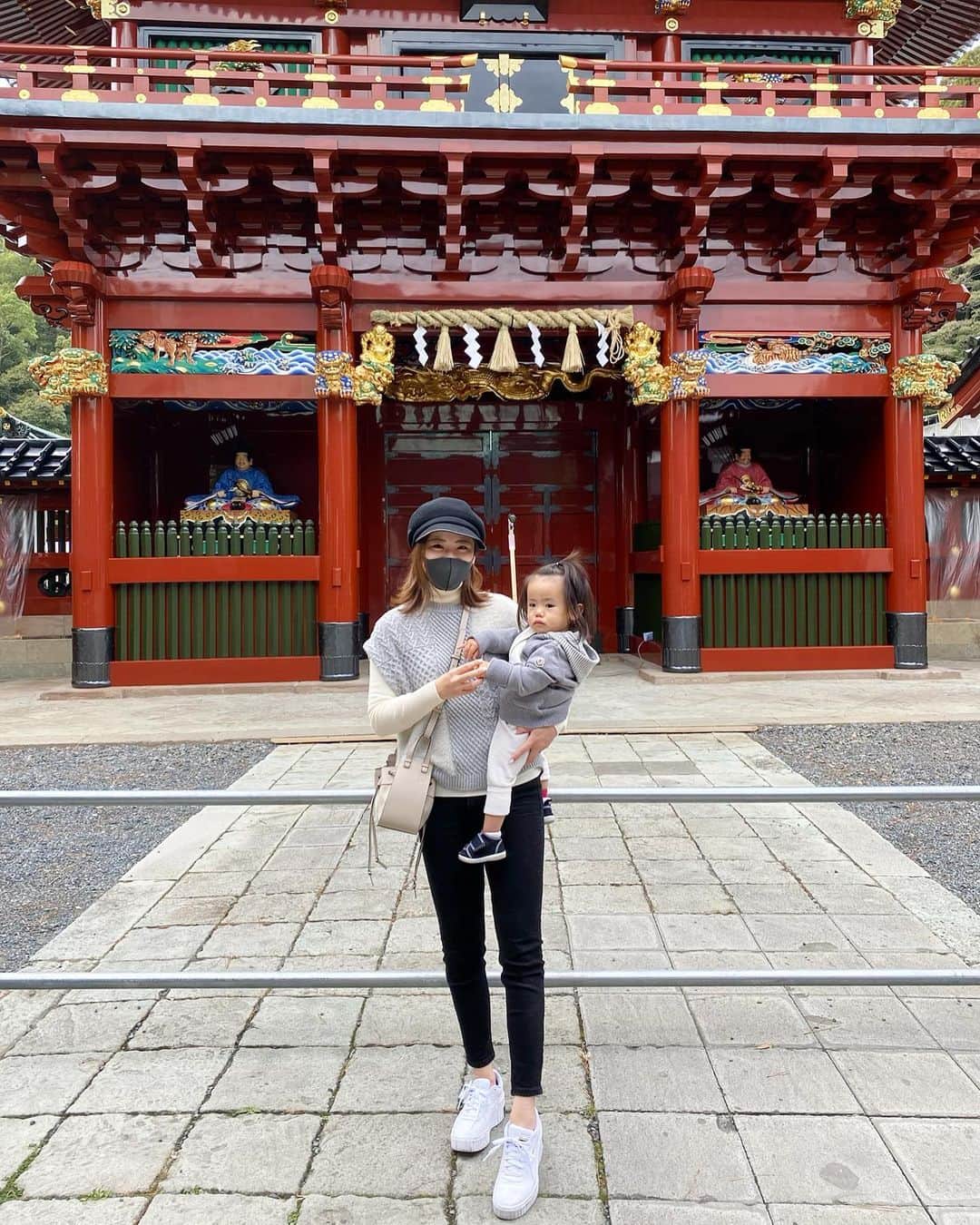 姫野れみのインスタグラム：「可愛い晴れ姿を見に♡ #静岡浅間神社   #1st #baby #girl #babygirl #16months #baby #1歳 #16ヶ月 #ベビー #赤ちゃん #女の子ベビー #女の子 #ベビフル #ベビモ #赤ちゃんのいる生活 #べびすたぐらむ #親子ショット #女の子ママ」