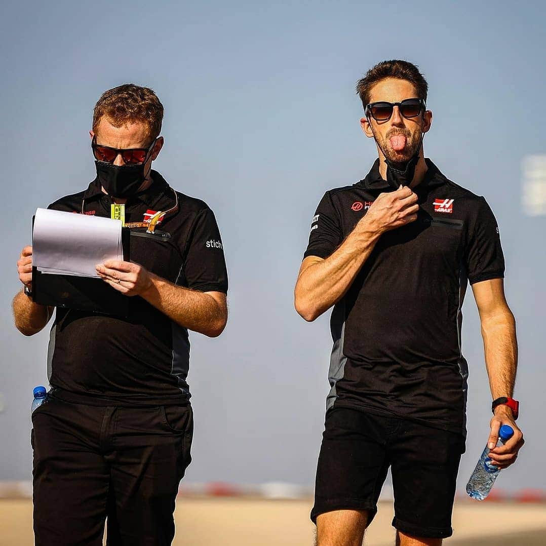 ロマン・グロージャンのインスタグラム：「😝😝😝 #r8g #bahraingp」