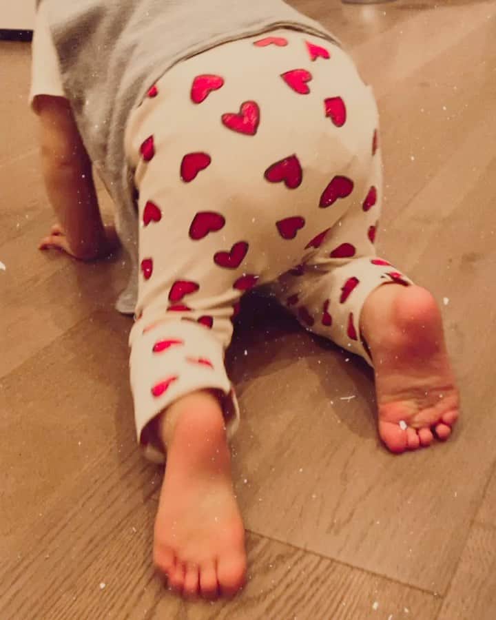 チャウ・パッホウのインスタグラム：「Keep going baby ❤️🤍」