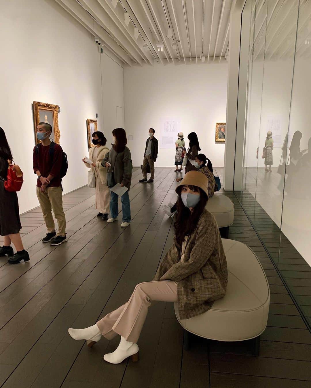 松岡里英さんのインスタグラム写真 - (松岡里英Instagram)「・ 幸せの空間。 まだまだ行きたい美術館がありすぎる。 海外の美術館にも行ってみたいし、 はやく行けるような世の中になるといいなぁ。 今は、その時がくるのを信じて😌！  #美術館 #ベルトモリゾ #ルノワール」11月26日 21時48分 - matuoka0519