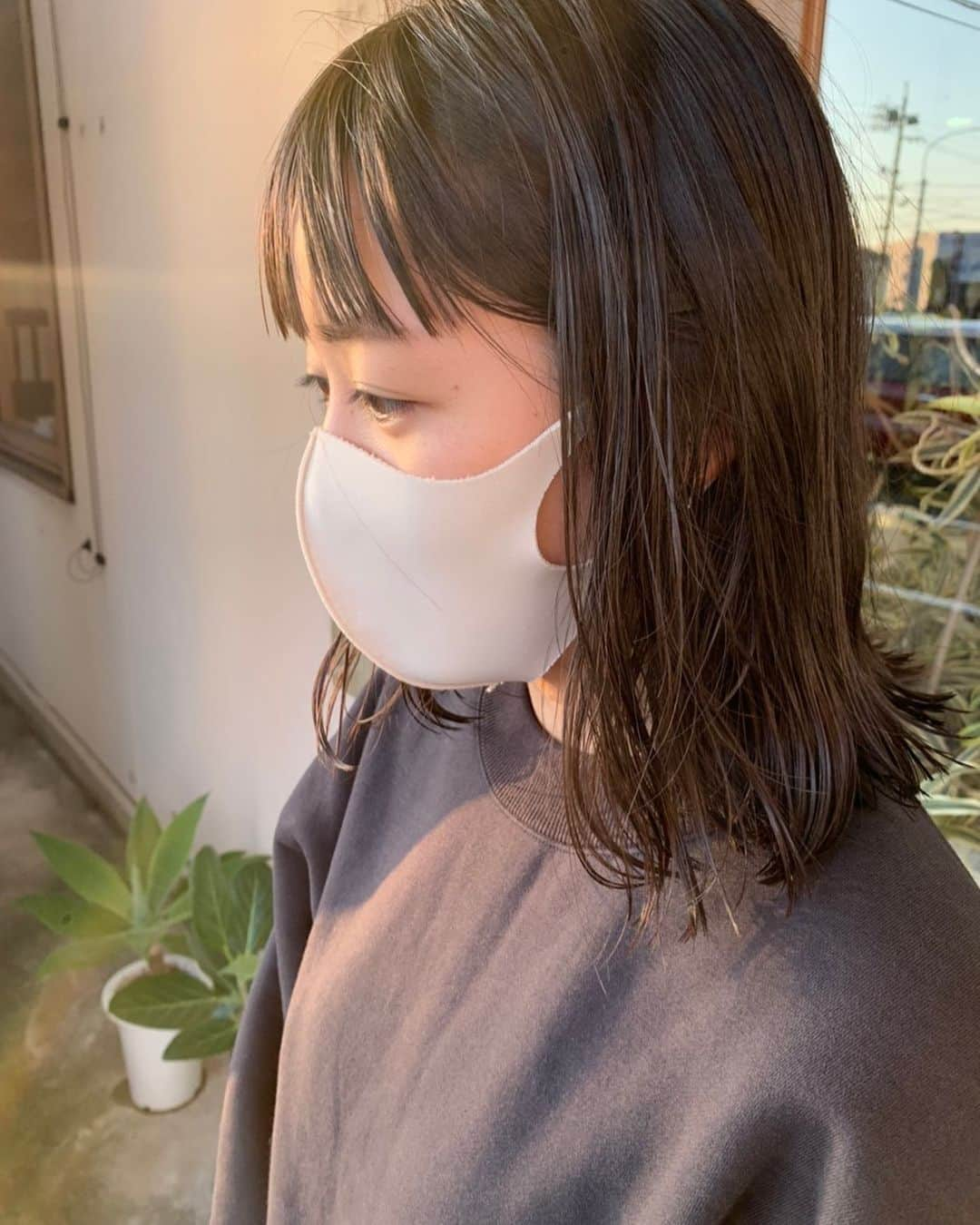 Yuta Misumiのインスタグラム：「. recent guest＊　@horikengram  . MY hair designでは新型コロナウィルス感染症対策といたしまして、高性能オゾン生成器の導入をはじめあらゆる策を講じて対策努力を致しております。 年末は大変混雑が予想されますので、なるべく密を避け、皆様の安心安全を確保したく思いますので年末の切り納めはお早めにお願いできると助かります＊  一生懸命2020年最後のヘアスタイルをご提供させて頂きますのでぜひ、宜しくお願いします✂️  ——————————————————﻿ 「MY hair design」-hair salon-﻿ ——————————————————﻿ MY hair design Shimizuta20-25 Kakemachi Okazaki-shi Aichi Japan 444-0011 (0564)21-5638 Weekday 10:00 - 19:00 ﻿Weekend  09:00 - 18:00 ———————————————﻿ ﻿ ﻿ MY hair designは愛知県の岡崎市の美容室です。﻿ ﻿ 「かわいいをすぐそばで」をテーマに郊外でもトレンドが手に入るヘアサロンを目指しています。﻿ ﻿ 是非一度、ご来店ください。﻿ ﻿ ————﻿ MY hair design is a beauty salon in Okazaki City, Aichi Prefecture. . . We aim to be a hair salon where you can get trends even in the suburbs with the theme of "cute right next to you". . . Please come to the store once. ————﻿ ﻿#myhairdesign#shehairsalon#かわいいをすぐそばで」