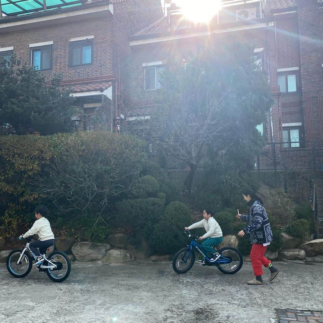 ムン・ジョンウォンさんのインスタグラム写真 - (ムン・ジョンウォンInstagram)「내복차림이지만  드디어 성공 ❤️ #🚴🏻🚴🏻」11月26日 22時01分 - moonjungwon