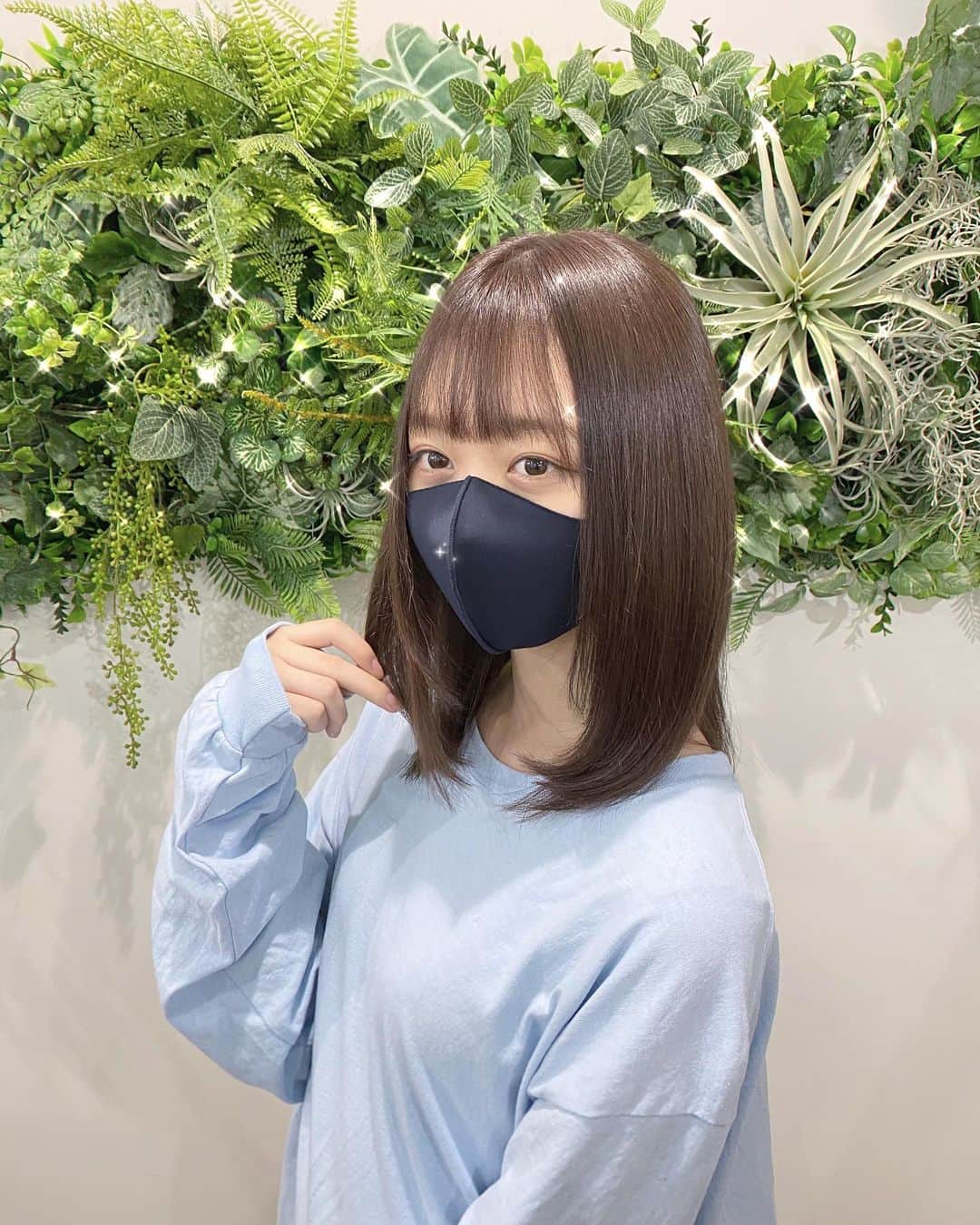 松田美里さんのインスタグラム写真 - (松田美里Instagram)「@regen_lab_ さんに またサラッサラヘアつくってもらいました 今日はカラーもしたん。ちょい暗め🐈‍⬛良い」11月26日 21時56分 - miri_matsuda