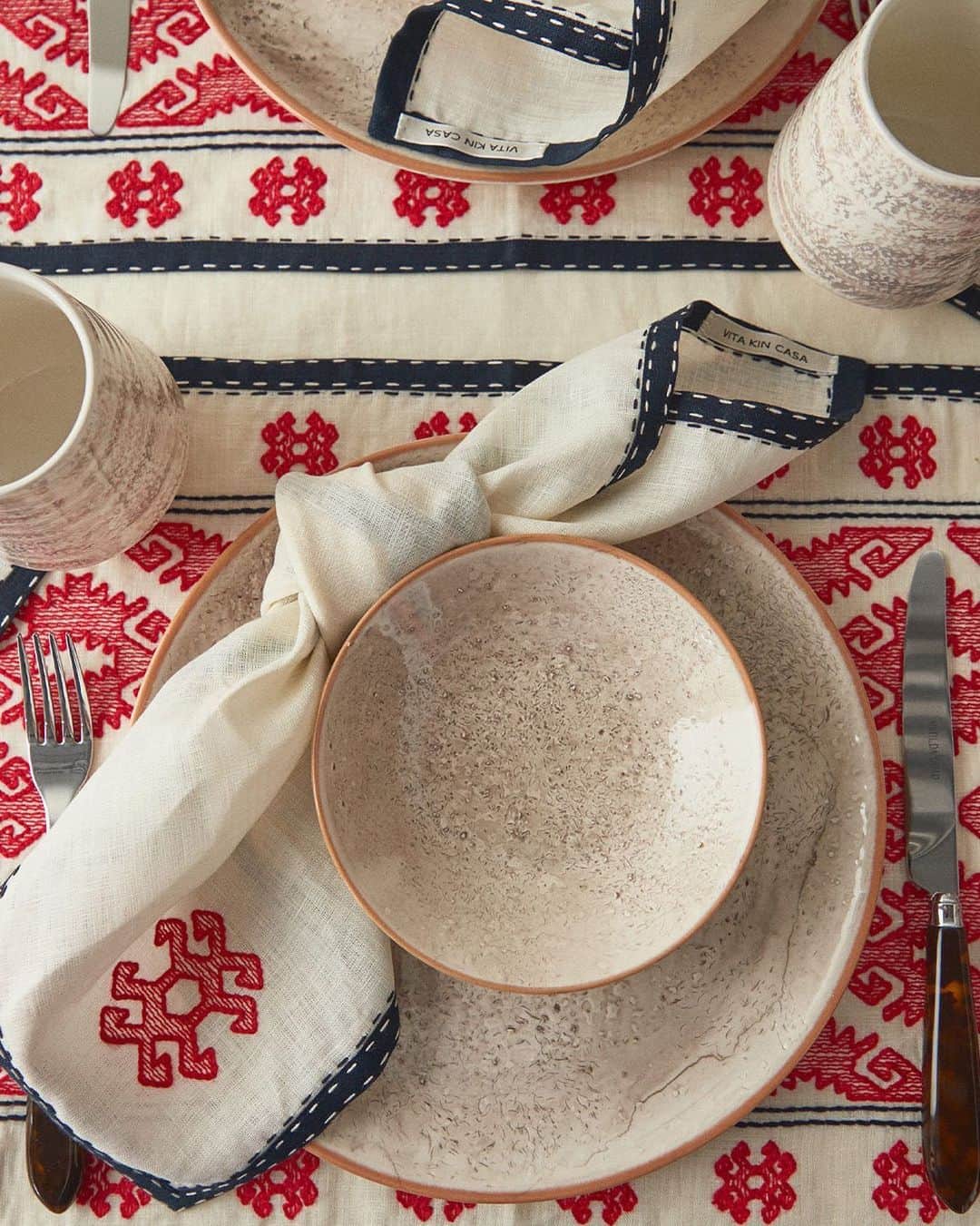 MATCHESFASHION.COMさんのインスタグラム写真 - (MATCHESFASHION.COMInstagram)「With more time spent at home than ever, consider elevating your everyday tableware with @vitakin_originals’s bold embroidery, that is as uplifting as it is versatile.  Head to the link in bio to discover more curated tabletop ideas.」11月26日 21時59分 - matches