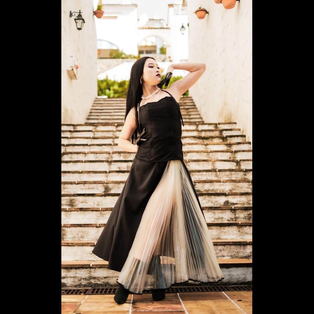 Ayanaさんのインスタグラム写真 - (AyanaInstagram)「_ 🏰💐🏰💐🏰💐🏰💐🏰💐 . Photo by @kantoos_lifestyle . 👗 @immn_____ . #photo#photograph#photography#dance#dancer #dancerphotography#vogue#voguer#pose#model #fashion#fashionportrait#longhair #blacklonghair#japan#japanesegirl」11月26日 22時10分 - ananay__a