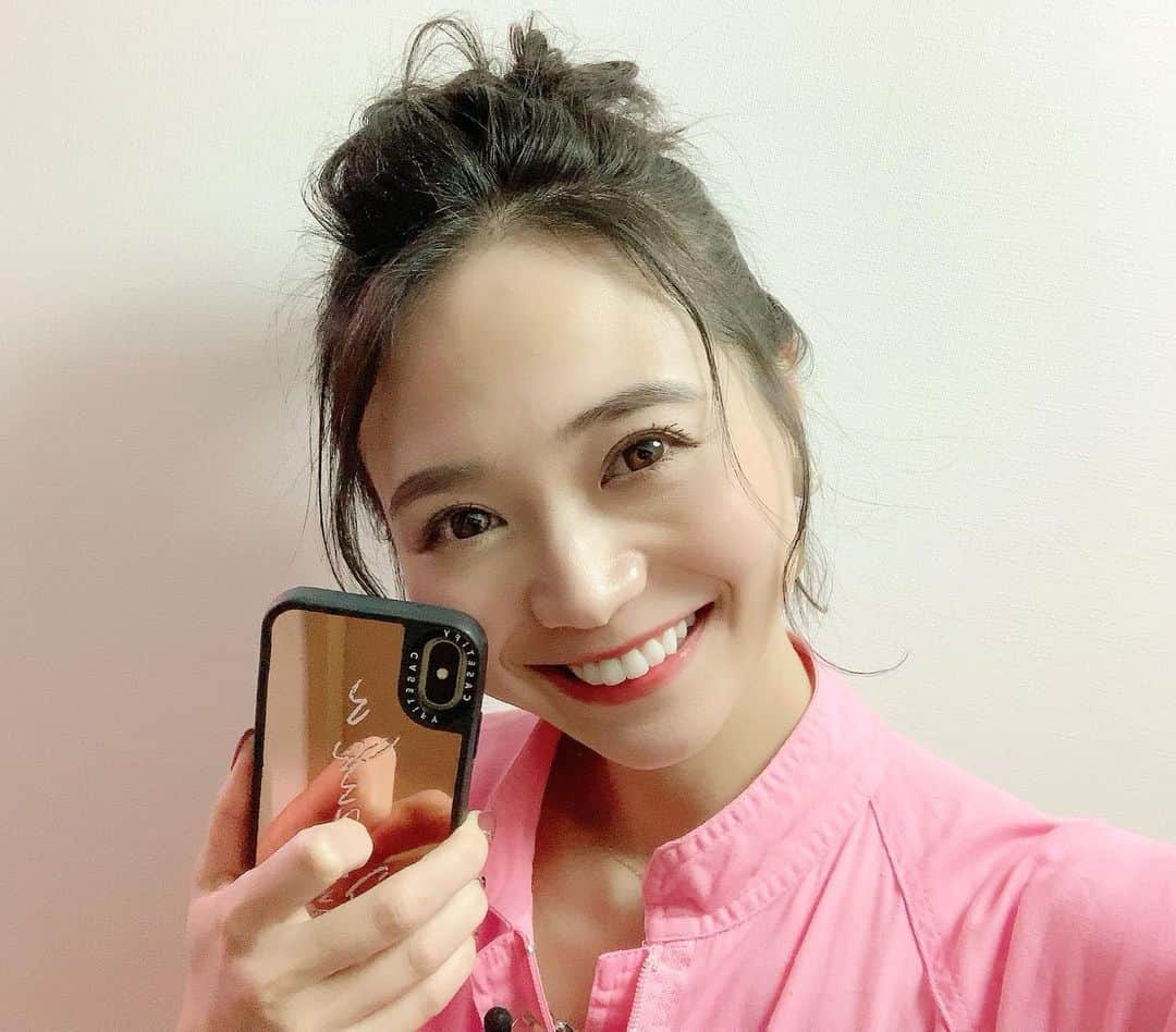 緑川静香のインスタグラム：「『それって⁉︎実際どうなの課』観てくださった皆様ありがとうございました🙇‍♀️❤️﻿ ﻿ 目標金額達成ーーーー🥰✨✨✨﻿ ﻿ ホントに毎回素晴らしいご家庭にお邪魔できることが幸せであり、私の生きがいでもあります😌﻿ ﻿ お手紙大切にします。﻿ ﻿ 次はどんな方と出逢えるのかな💕﻿ ﻿ #それって実際どうなの課  #下河辺さんの異動先はいずこ！？ #この企画は毎回人としても成長させてくれる #毎回暖かい依頼主さんと出逢えて幸せです #今日はTSF2021アキバTVチャンネルをご覧頂いた皆様ありがとうございましーたん #イベントは急にも関わらず来てくれた皆様 #感謝しかありません❤️  #次は24日クリスマスかな…？」