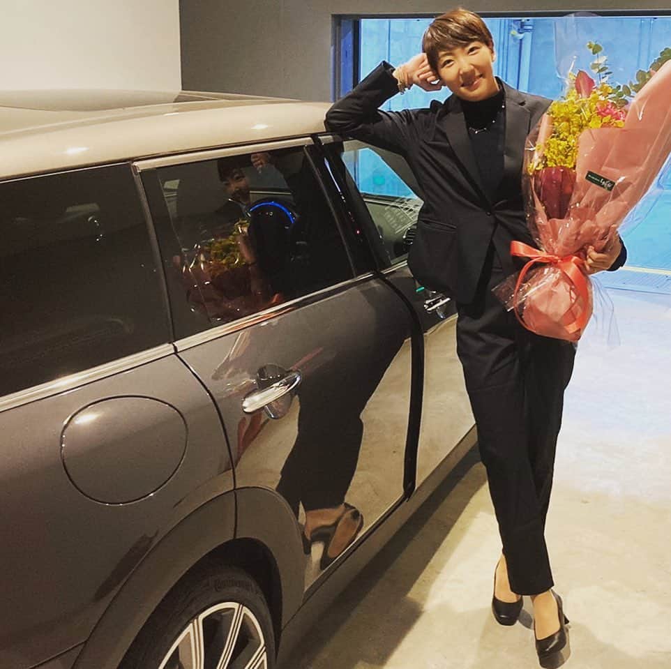 寺田明日香のインスタグラム：「#お仕事で頂いたお花 #WWS #MINI #映え狙ったけど映えない」
