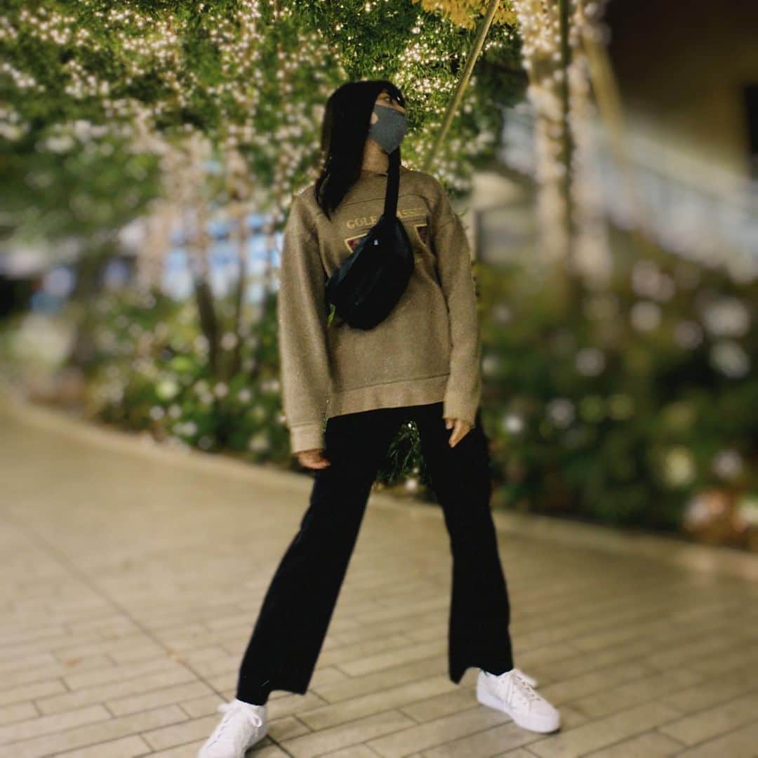吉田莉桜さんのインスタグラム写真 - (吉田莉桜Instagram)「・ 身長高く見えますかね？ 皆さん、私きっと163cmあります。 身長測りたーい。 ・ まだ、伸びて下さいね。 身長。 #高くなれ」11月26日 22時17分 - yoshida_rio_official
