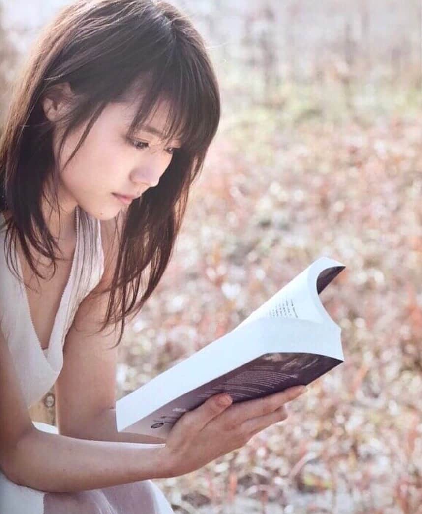 はしもと るかのインスタグラム：「おやすみ good night  🌸🤍 . . . #有村架純 #有村架純ちゃん  #有村架純写真集 #有村架純fan  #有村架純好きと繋がりたい  #有村架純生誕祭 #有村架純可愛い  #有村架純かわいい #kasumi_arimura #arimura_kasumi #有村架純ちゃん💗  #可愛い #かわいい  #有村架純可愛い❤️  #arimurakasumi #可愛い  #kasumiarimur #Cute」