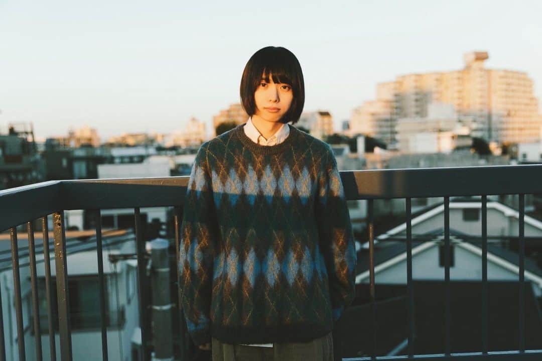 のインスタグラム：「photo:SHIORI BANJO . . . . #キクチユウジ #uniqlo #uniqlou #ユニクロ感謝祭 #プラスj #plusj #ポートレート #portrait #nikesacai #メンズファッション #メンズヘア #メンズカット #スニーカー #パーカーコーデ #パーカー #サロンモデル #ヘアカラートレンド #マッシュショート #マッシュウルフ #マッシュボブ #ボブ #ボブアレンジ #センターパート #アッシュカラー #透明感カラー」