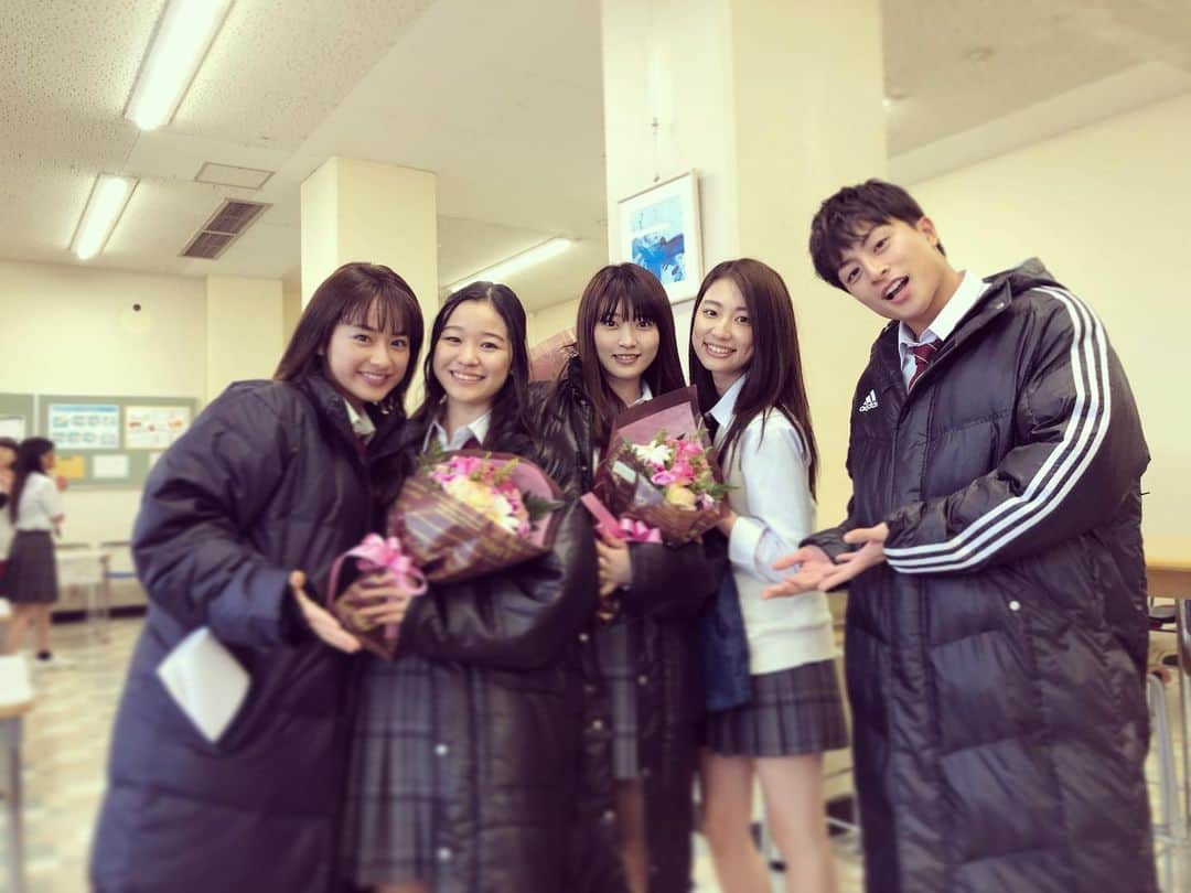 平祐奈さんのインスタグラム写真 - (平祐奈Instagram)「『10万分の1』明日公開です✨ 涙活の準備は大丈夫そうですか？ お目目が蛇口になるそうなので、、、 バスタオルとマスクの替えもお忘れなくです🚰💦  明日劇場でお会いできる事感染対策をしっかりして楽しみにお待ちしております。 お気をつけていらして下さい☺︎ #10万分の1 #多分ティッシュとハンカチじゃ足りへんから #バスタオルでねっ」11月26日 22時20分 - yunataira_official