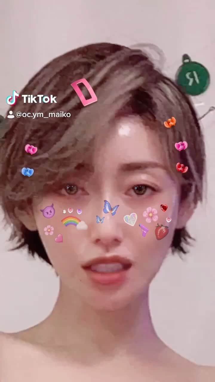 &mのインスタグラム：「お風呂上がり🛁 寝る前にひとつTikTok教室👌 #顔だけどあっぷ #tiktok」