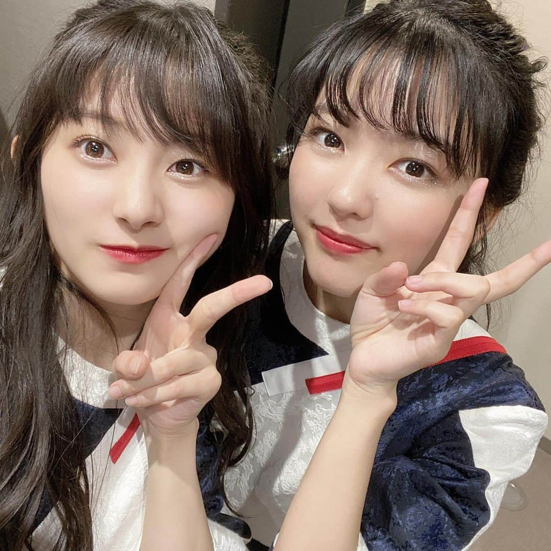 瀬田さくらさんのインスタグラム写真 - (瀬田さくらInstagram)「りこ！！ハタチのお誕生日おめでとう！🥳💗 ライブとか撮影の時、表情や動きのひとつひとつが凄く魅力的で、魅せ方が上手やけんいつも参考にしてます！ 普段も面白い話とかたくさんしてくれて、聞いてるだけで楽しいよ〜！ あと今度の舞台も一緒に頑張ろうね☺️ 理子にとって素敵な1年になりますように✨ . #上田理子 #瀬田さくら #ばってん少女隊 #ばっしょー」11月26日 22時27分 - seta_sakura_official