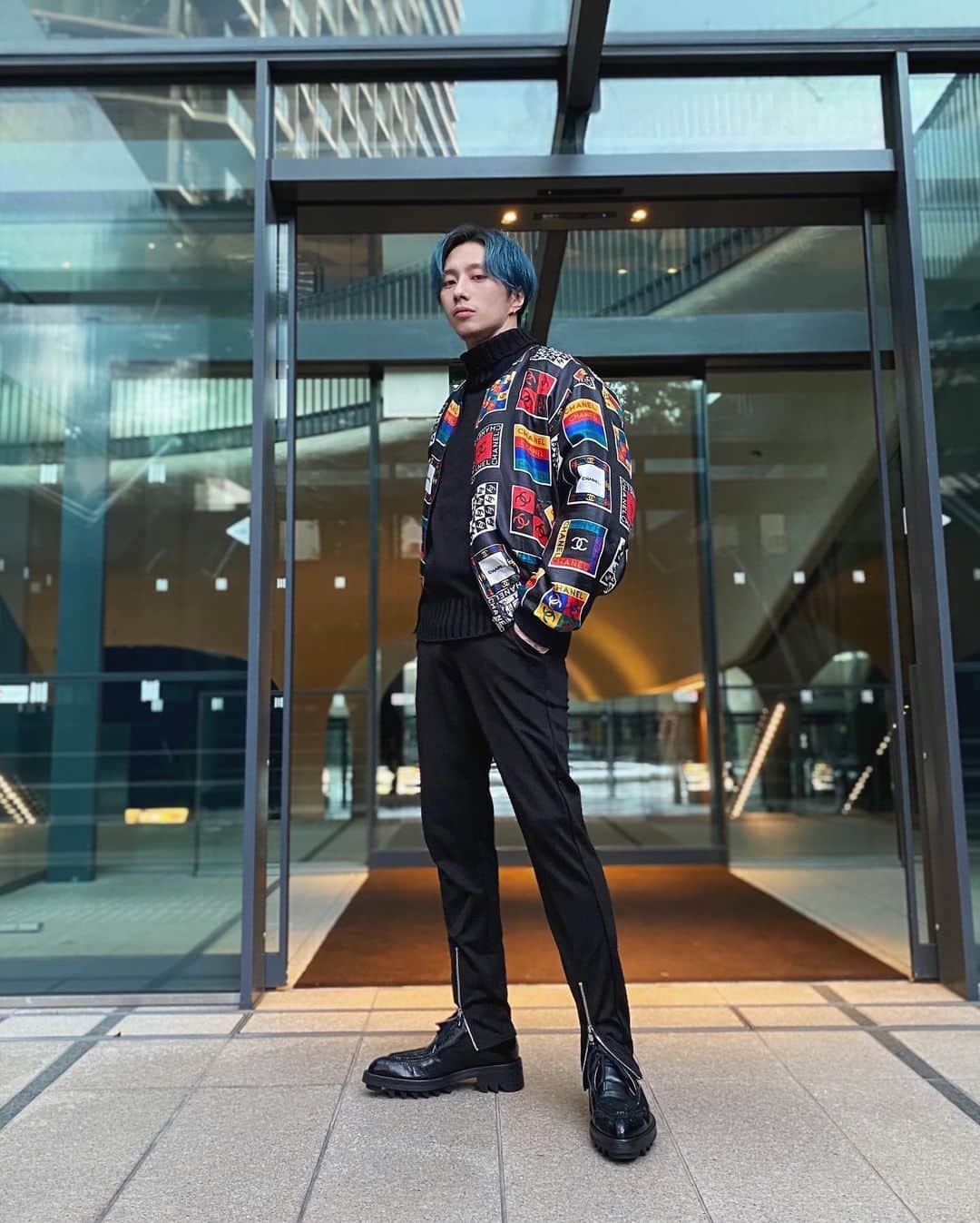 DJ FUMIのインスタグラム：「最近スニーカーあんま履いてないなー😧  見てるだけで満足してるんか」