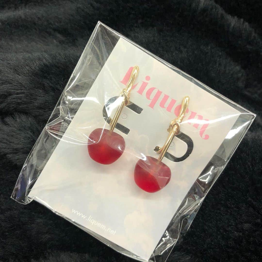 吉原奈緒花のインスタグラム：「. . . #過去pic #浅草　#liquem #earrings #cherry」