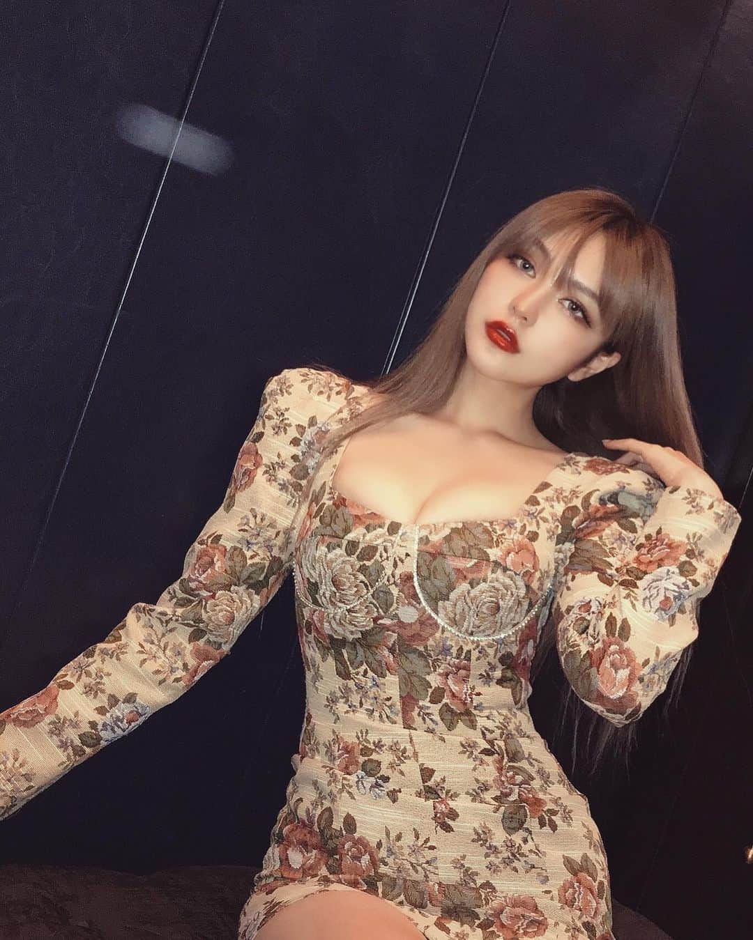 Grace Chowのインスタグラム：「她们叫我 夜之精灵🧚‍♀️」