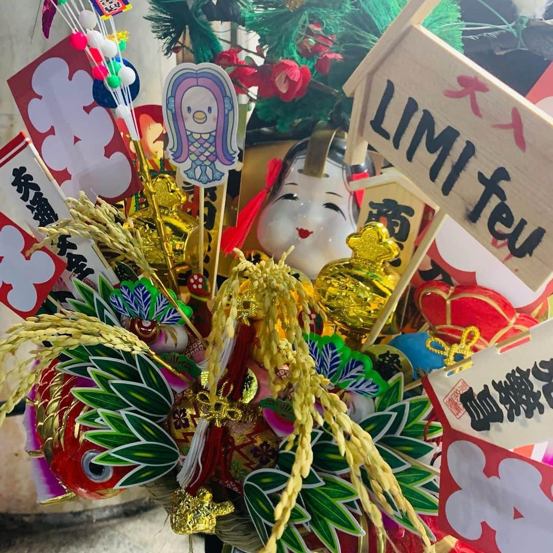 山本里美のインスタグラム：「1年間の感謝と、また1年、健康で頑張れます様に #limifeu」