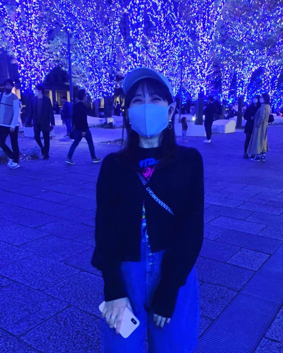 黒田菜月さんのインスタグラム写真 - (黒田菜月Instagram)「明日はもーっと寒いらしい🥶 #冬 #きらきら #みなとみらい #横浜 #チョコナナサコッシュ  #光ってる #基本薄着 #ホッカイロ必須」11月26日 22時55分 - nyaaatsuki_krd