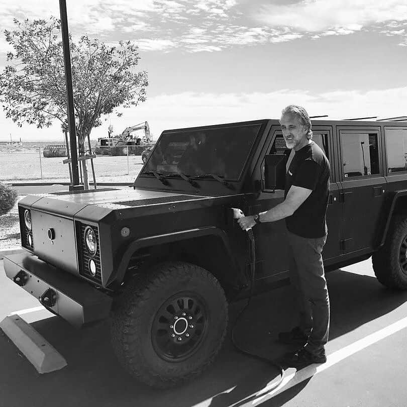 ベル&ロスさんのインスタグラム写真 - (ベル&ロスInstagram)「The Bollinger B1 is offroad, squarer than a Rubik’s cube, and the first true 4×4 franchiser equipped with a 100% electric motor. @bollingermotors @robertbollingermotors」11月26日 22時59分 - bellrosswatches