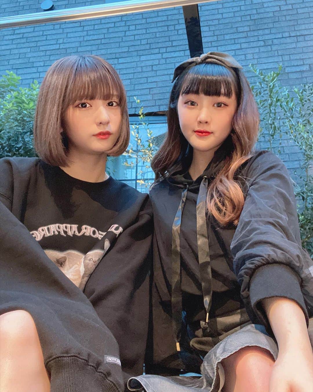 NaNaHoのインスタグラム：「🖤🖤」