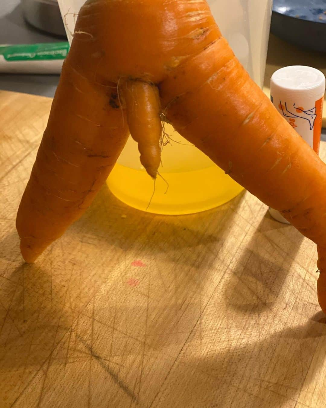 エイミー・シューマーさんのインスタグラム写真 - (エイミー・シューマーInstagram)「#carrotchallenge whachugot? @morgan_murphy kicked it off. #thisisacarrot」11月26日 23時17分 - amyschumer