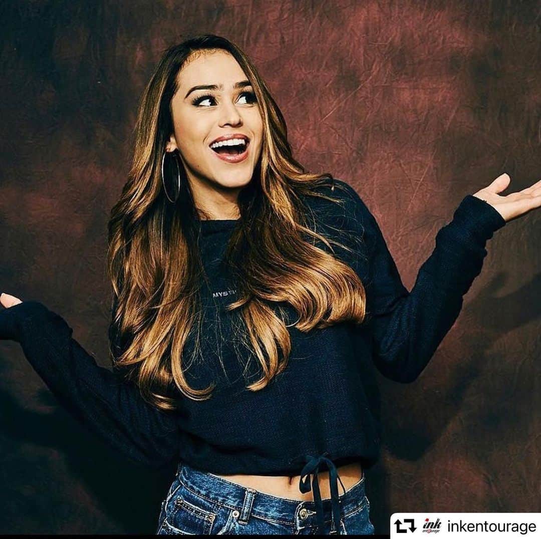 ヤネット・ガルシアのインスタグラム：「#repost @inkentourage ・・・ Este 5/12/20 @iamyanetgarcia, regresa a la pantalla chica para ayudar a los niños del Teletón @teletonmexicooficial a través de su participación en toda la transmisión por el @canalestrellas, hasta lograr la meta. 👌🏼 📺 👦🏻 👧🏻」