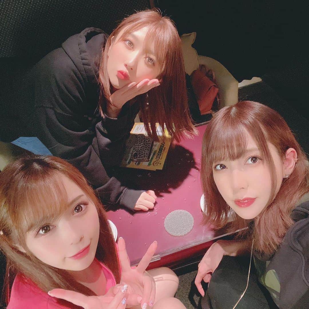 のインスタグラム：「お仕事終わって 用事も終わって 急きょ３人で集まった🥳 チーズ祭り🧀」