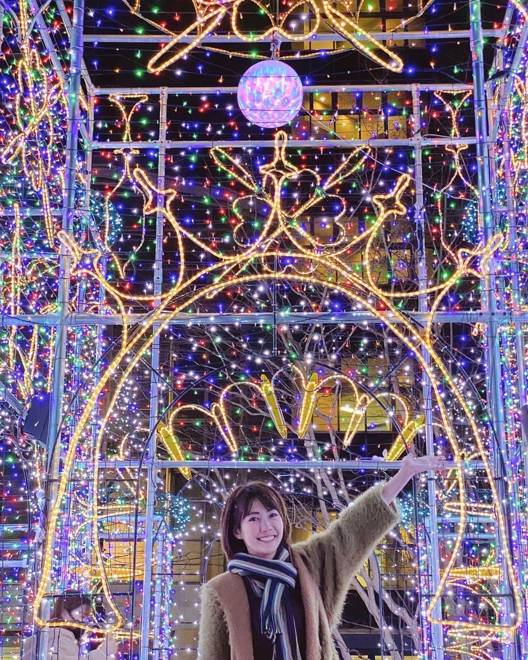 うえむらちかのインスタグラム：「ひろしまドリミネーション2020 @hiroshima_dorimi   今年も行ってきました✨  「おとぎの国」をテーマに約140万球の光で平和大通り・広島市内を照らし出します🏰  開催期間は2020年11月21日（土）～2020年12月27日（日）まで⭐️  #ドリミフォト2020 #ドリミネーション #ひろしまドリミネーション #ドリミ #広島 #広島市 #広島観光 #広島旅行 #平和大通り #イルミネーション #hiroshima #hiroshimacity #ドリミフォト2020 #平和 #Peace #グリーンウッドマン」
