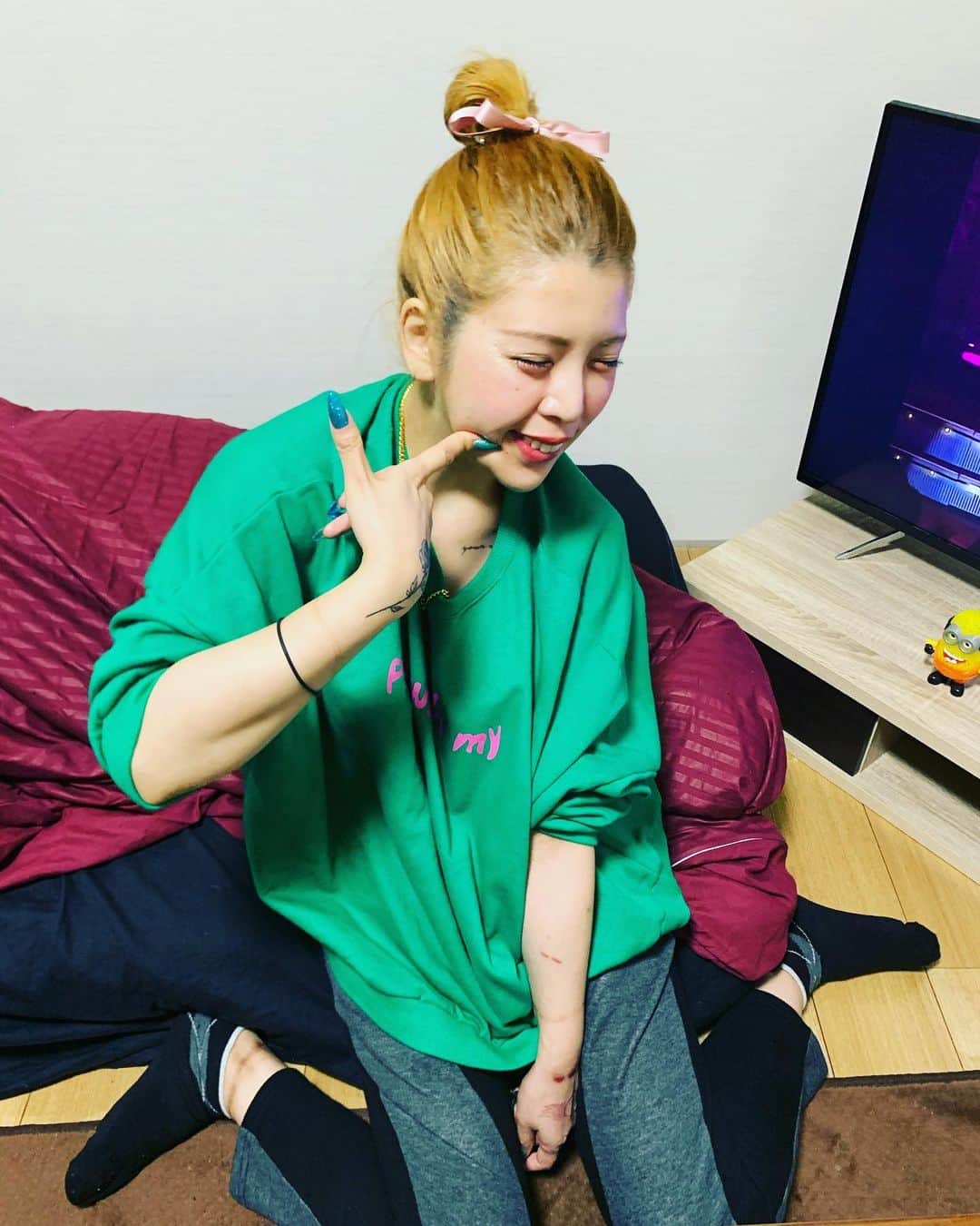 坂口杏里のインスタグラム：「BARカシェット 向かうよー！ のむよー！ 髪型は気にしないでー！（30歳）  １時からお待ちしてます！♥️♥️♥️♥️♥️  09054307175  ↑何かあればこちらまで！ Bar Cachette (カシェット) 東京都新宿区歌舞伎町2-11-7 メトロビル4階 営業時間 1:00～  お待ちしてますん💕 男性１時間3000円 女性１時間1500円 （飲み放題）  ライン交換写メ撮ろ♡」