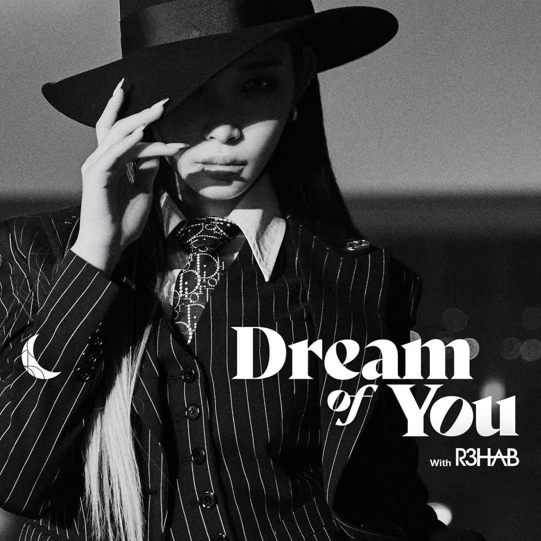 チョンハさんのインスタグラム写真 - (チョンハInstagram)「CHUNG HA Collaboration Single [ Dream of You (with R3HAB) ]  ⠀⠀⠀⠀⠀⠀⠀⠀⠀⠀⠀⠀⠀⠀⠀⠀⠀⠀⠀⠀⠀⠀⠀⠀⠀⠀⠀⠀⠀⠀⠀⠀⠀ Online Cover Image 2020. 11. 27. 12PM (KST) 2020. 11. 26. 7PM (PST) ⠀⠀⠀⠀⠀⠀⠀⠀⠀⠀⠀⠀⠀⠀⠀⠀⠀⠀⠀⠀⠀⠀⠀⠀⠀⠀⠀⠀⠀⠀⠀⠀⠀  #청하 #CHUNGHA #R3HAB #DreamofYou #DreamWithChungha @r3hab」11月27日 0時00分 - chungha_official