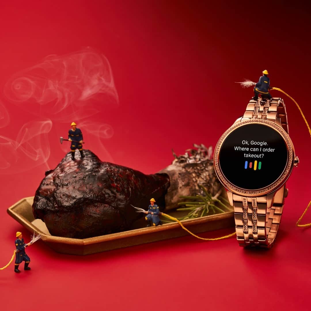 fossilさんのインスタグラム写真 - (fossilInstagram)「Google Assistant is here to help you handle any Thanksgiving emergency. #FossilSmartwatch #HappyThanksgiving」11月27日 0時00分 - fossil