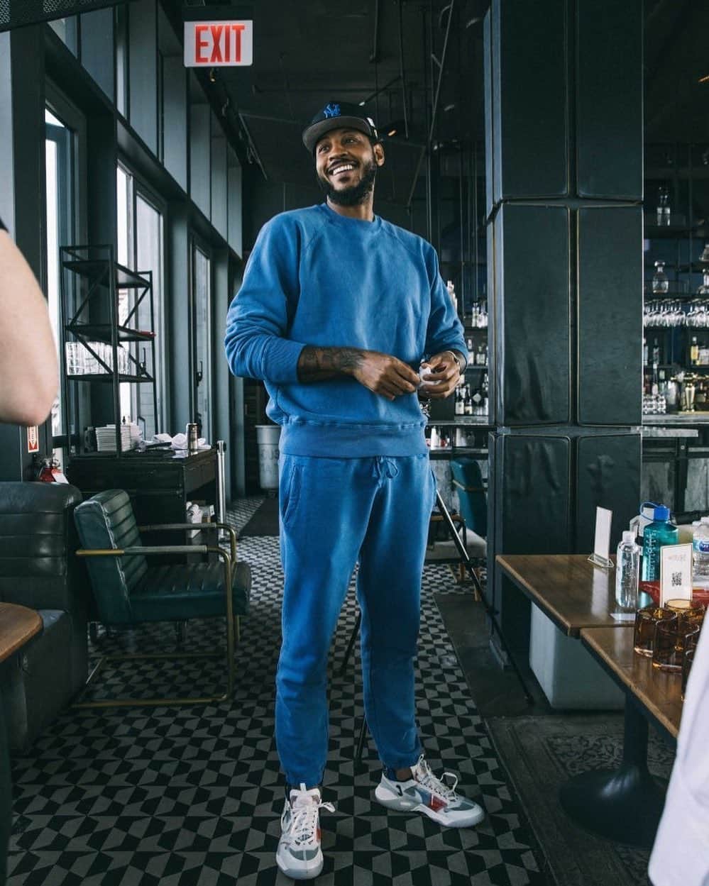 カーメロ・アンソニーのインスタグラム：「Got a lot to be thankful for 🙏🏾 #TBT #STAYME70 📸 @josh.sobel」