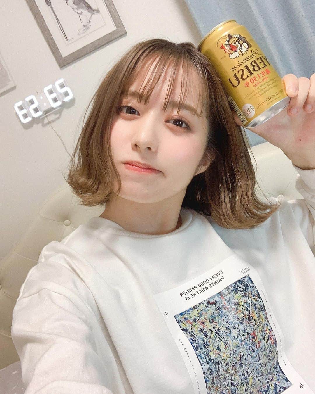前田美里のインスタグラム：「#オールドメイド 無事に初日あけました。初日の晩酌ビール。🍺  明日は夜公演。明日も頑張るぞー！  あ、もう金曜日だ。  #金曜日 #舞台 #本番　#晩酌 #ビール  #ページボーイ #photo #ファインダー越しの私の世界 #被写体 #写真好きな人と繋がりたい  #おうち時間 #stayhome #写真 #ヲタク #櫻坂46 #欅坂46 #日向坂46 #フォロー #フォロワー募集中  #idol #fashion #wedding #japanesegirl #follow #followme #좋아요 #팔로우미 #팔로미 #오오티디」