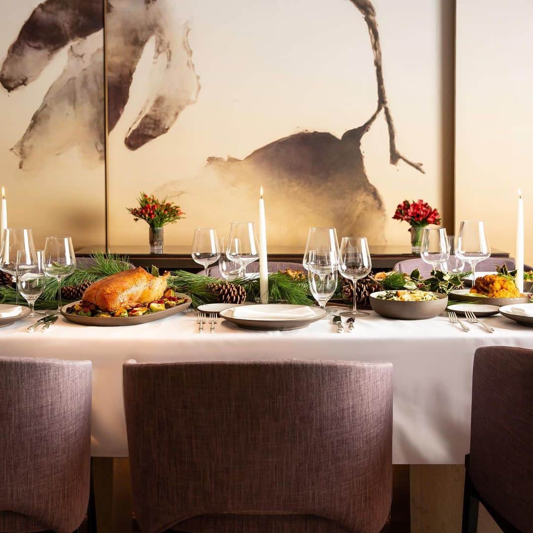 The Peninsula New Yorkさんのインスタグラム写真 - (The Peninsula New YorkInstagram)「Wishing a Happy Thanksgiving to all, from our table to yours!  . . . #newyorkcity #nyc #newyork #manhattan #thanksgiving」11月27日 0時05分 - thepeninsulanyc