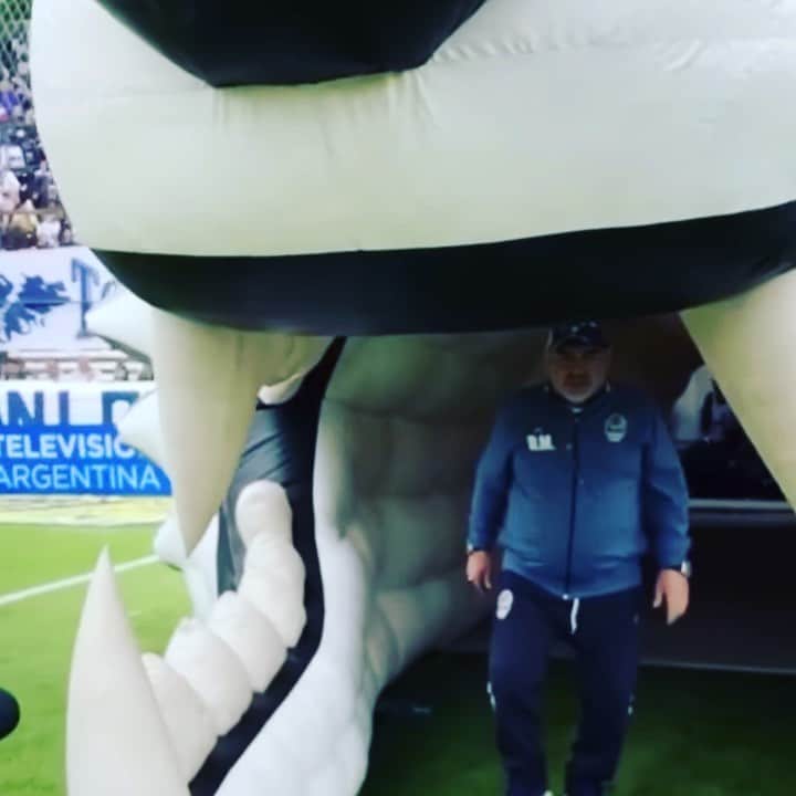 ルーカス・カストロのインスタグラム：「Gracias Diego!」