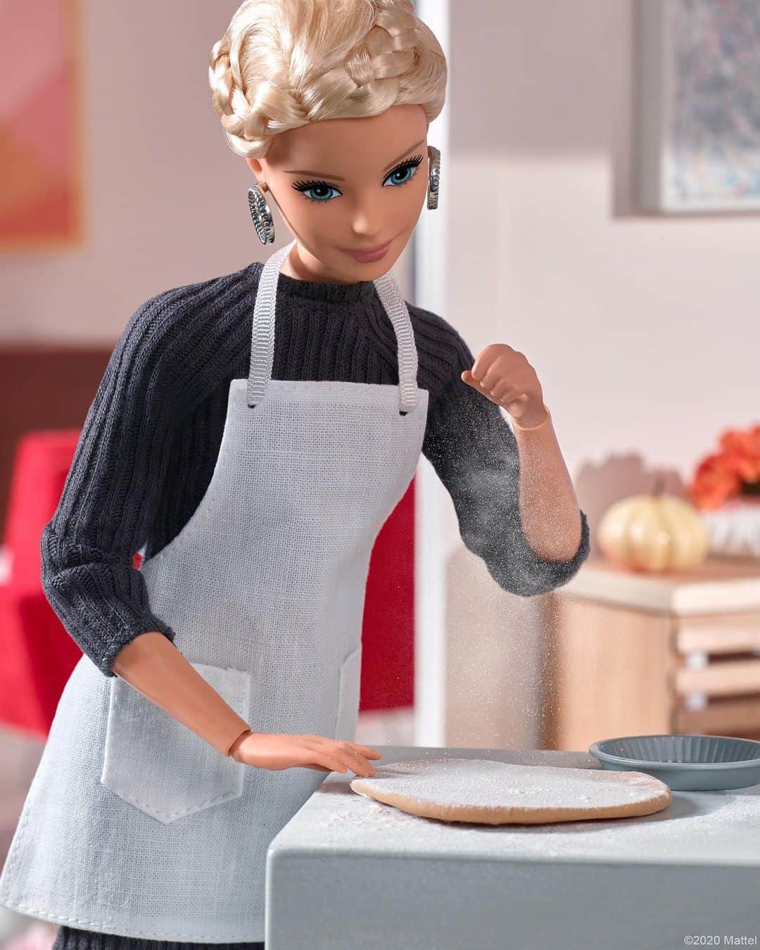 バービーさんのインスタグラム写真 - (バービーInstagram)「Happy Thanksgiving! From IGTV to IRL, are you testing any new recipes this year? 🥧 #barbie #barbiestyle」11月27日 0時20分 - barbiestyle
