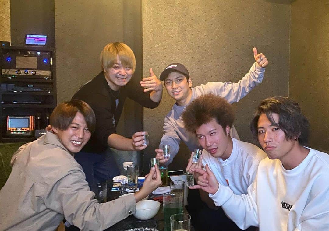 ジョージのインスタグラム：「最高に楽しいです、以上です。」
