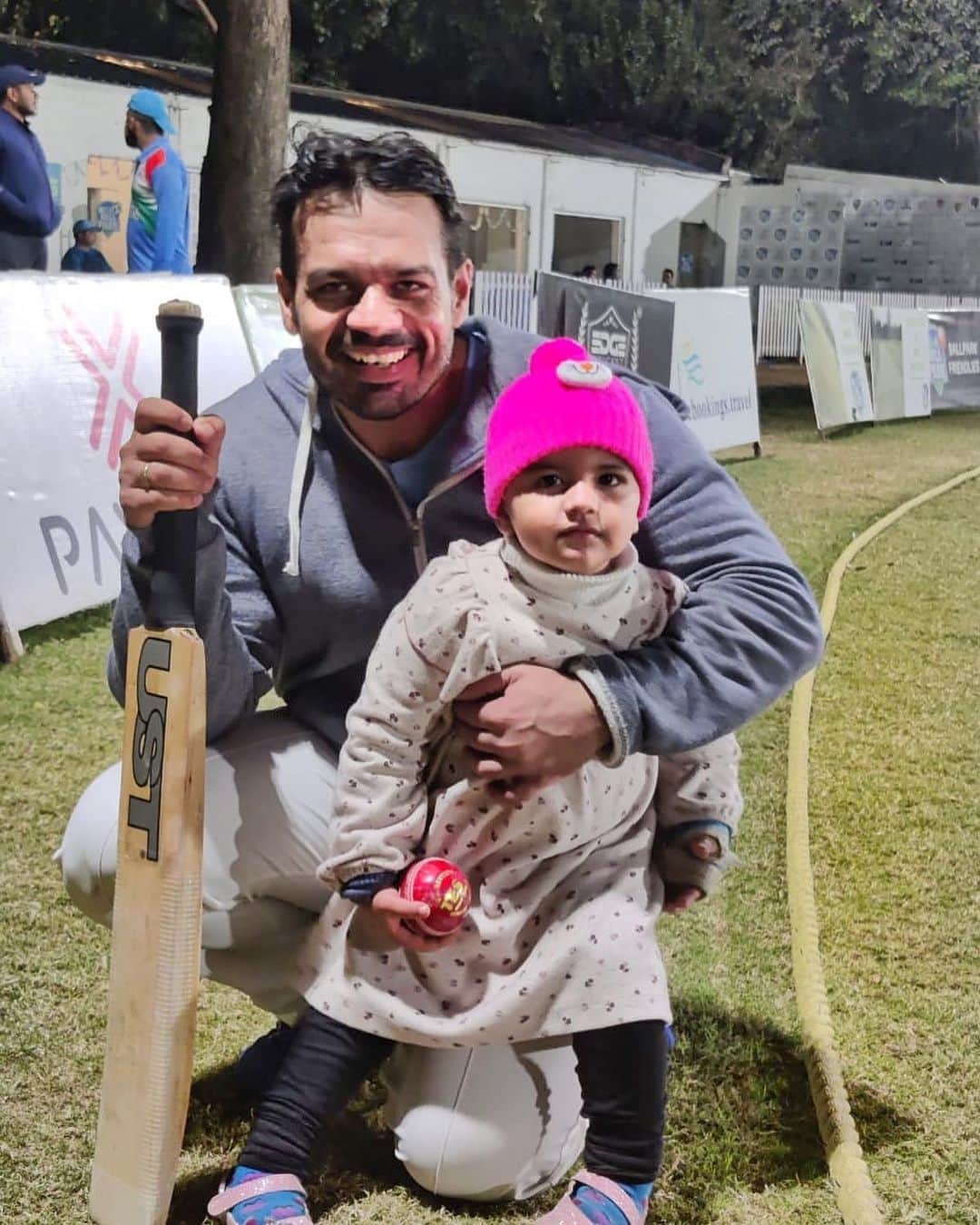 Gaurav Tanejaさんのインスタグラム写真 - (Gaurav TanejaInstagram)「First day night match, loved playing under the lights. Guess aaj kitne run mare bhai me ?? . #flyingbeast #Cricket #fun #sports #BallPark」11月27日 0時31分 - taneja.gaurav