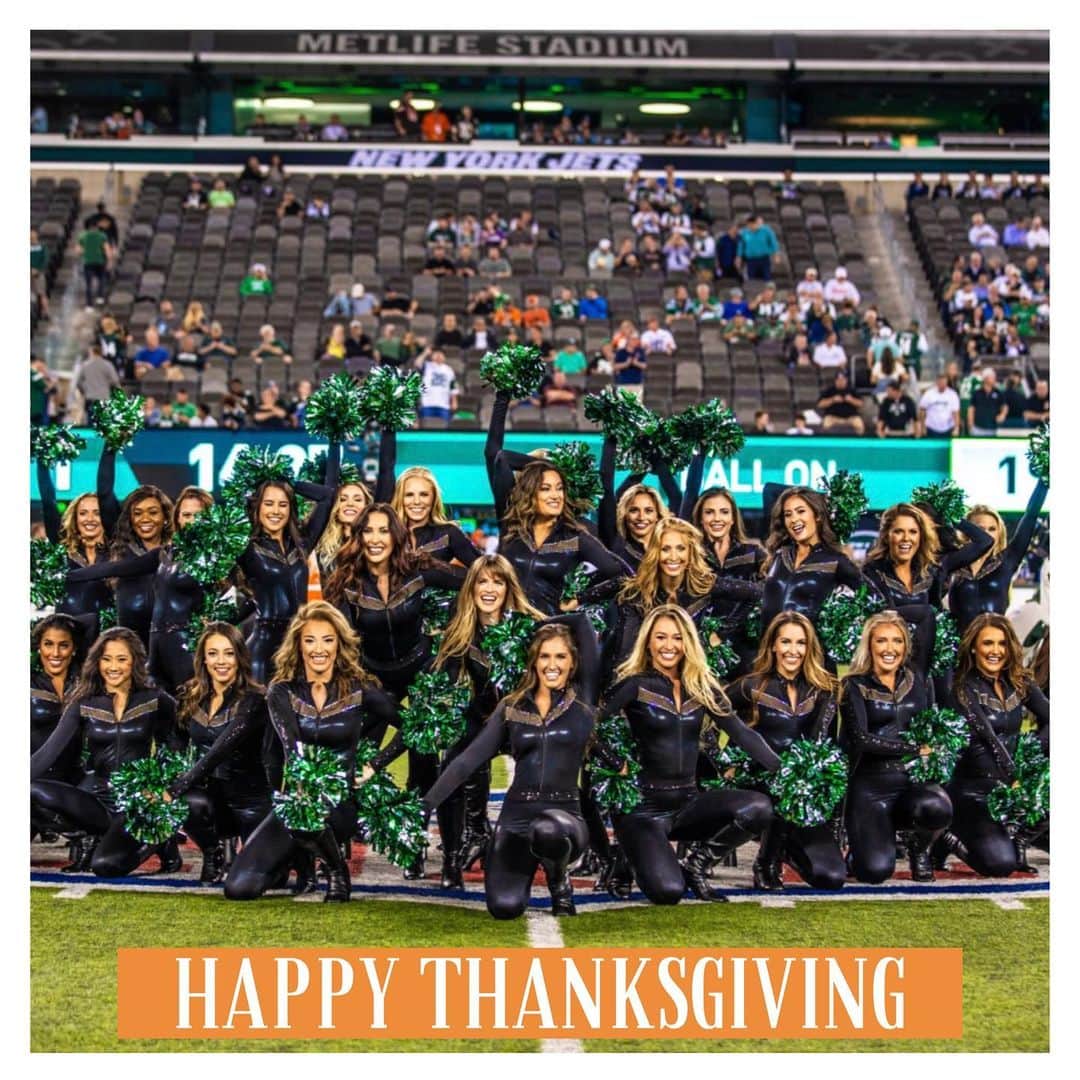 Jets Flight Crewのインスタグラム：「From our Jets Flight Crew family to yours, wishing you and your loved ones a happy and safe Thanksgiving Day!」