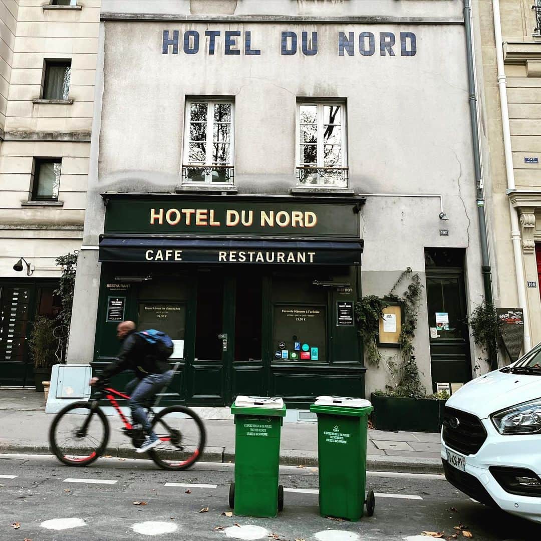 大森美希さんのインスタグラム写真 - (大森美希Instagram)「Hôtel du Nord, Today  マルセル・カルネ監督の1938年の映画『北ホテル』の舞台となったサンマルタン運河沿いに建つ北ホテルは今でもレストランカフェとして営業している。  #mood #hoteldunord #cinema #marcelcarné #filmfrancais #movie #canalsaintmartin #paris #parislife #pariswalk #parishetaime #film #promenadeaparis #caferestaurant #lockdown #lockdown2 #今日の一枚 #北ホテル #パリ #パリ生活 #マルセルカルネ #仏映画 #フランス映画 #洋画 #シネマ #パリ散歩  #パリところどころ #サンマルタン運河 #パリの日常 #ロックダウン」11月27日 11時35分 - mikiomori_