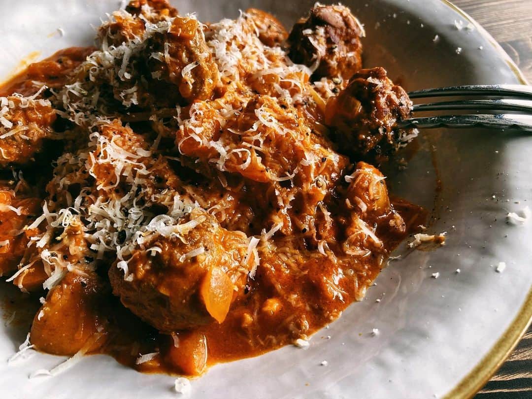 松田珠希さんのインスタグラム写真 - (松田珠希Instagram)「一昨日の我が家のご飯会で余った肉ダネを使って、ミートボールパスタ🍝ソースにはクリームチーズも少し加えて、ちょっとクリーミーに。 #ミートボールパスタ #ブランチ　#パスタ　#おうちごはん　#spaghetti #meatballpasta #branch #yum」11月27日 10時57分 - tamakimatsuda11