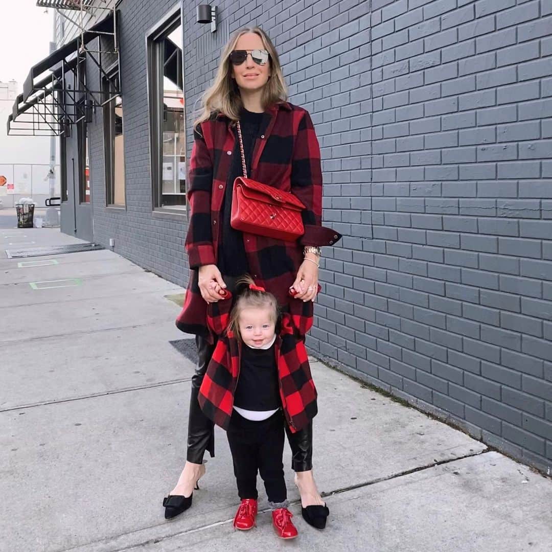 Helena Glazer Hodneのインスタグラム：「a buffalo plaid moment🙆‍♀️🍽🦃🍁」