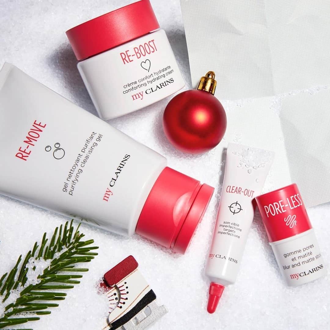 Clarins Canadaのインスタグラム：「This Holiday, offer the best beauty gift, healthy skin! Thanks to its vegan friendly formulas that are filled with natural ingredients, My Clarins provides skin with all that’s good and removes all that’s bad!⁣ __________⁣ ⁣ Cette année, offrez le plus merveilleux des cadeaux beauté, une peau en santé ! Grâce à ses formules végan remplies d'ingrédients naturels, les soins My Clarins offrent à la peau le meilleur de la nature tout en la débarassant du mauvais !⁣ .⁣ .⁣ .⁣ #MyClarins #WellDoneNature #Holidays」