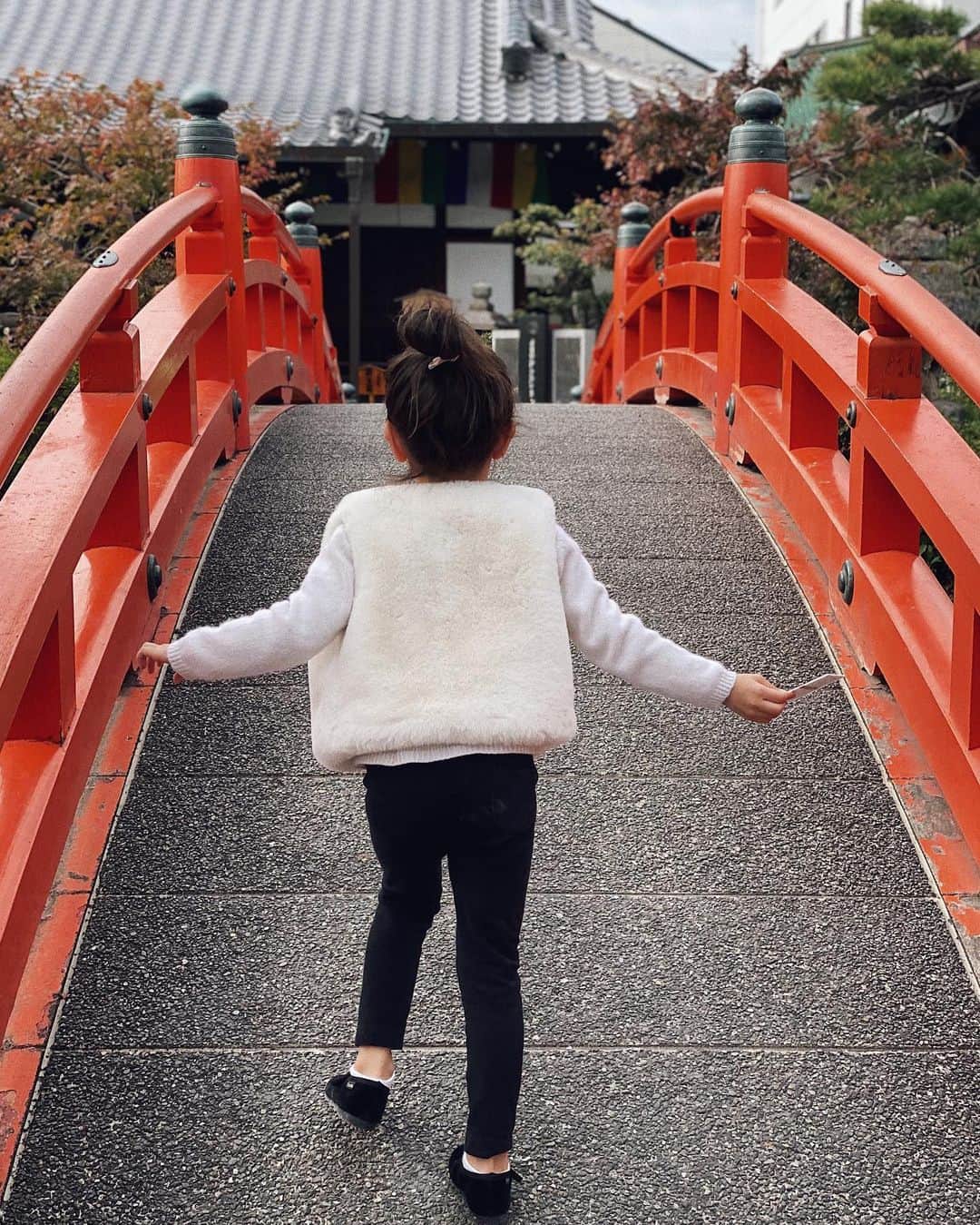翁安芸さんのインスタグラム写真 - (翁安芸Instagram)「⛩👧🏻❤️ #kyoto #京都」11月27日 11時19分 - akinyc