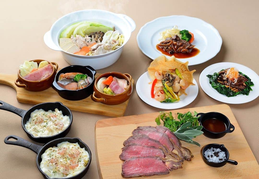 ANA CROWNE PLAZA NARITAのインスタグラム：「【12/4～週末限定セミビュッフェランチ「冬のあったかグルメ」】 . お好きなものをお好きなだけ楽しめるブッフェと出来立ての温かいメイン料理が楽しめるセミブッフェランチをご用意しております。 デザートコーナーにはウインタースイーツをご用意しております🍰 . 冬の味覚あったかメニューが集うウインターブッフェをお楽しみください😍 . ご予約・詳細はこちら▽ https://www.anacrowneplaza-narita.jp/restaurant/ceres/menu/detail/?id=73&c=lunch . ◆お客様の安全・安心と感染症拡大防止を最優先として以下の取り組みを実施いたしております◆  ・店舗入口には、発熱や咳など異常が認められる場合は店内飲食をお断りさせていただいております。 ・お客様の入店時に検温をお願いしております。 ・店舗入口には手指消毒用に消毒液を用意しております。 ・店舗入口及び、食事中以外はマスクの着用をお願いしております。 ・従業員はマスク着用を義務付けております。 ・飛沫感染・接触感染を防止するために席数を減少して十分な間隔をとったテーブルレイアウトにしております。 ・店内が混み合う場合は入店を制限しております。 ・お客様が入れ替わる都度、テーブルを消毒しております。 ・お支払い、受け渡し時はキャッシュトレーを使用いたします。 . ホテル公式Facebook▽ https://m.facebook.com/anacrowneplaza.narita . ホテル公式Instagram▽ https://www.instagram.com/anacrowneplaza_narita/ . ホテル公式LINE▽ https://lin.ee/1uofs8ueK」
