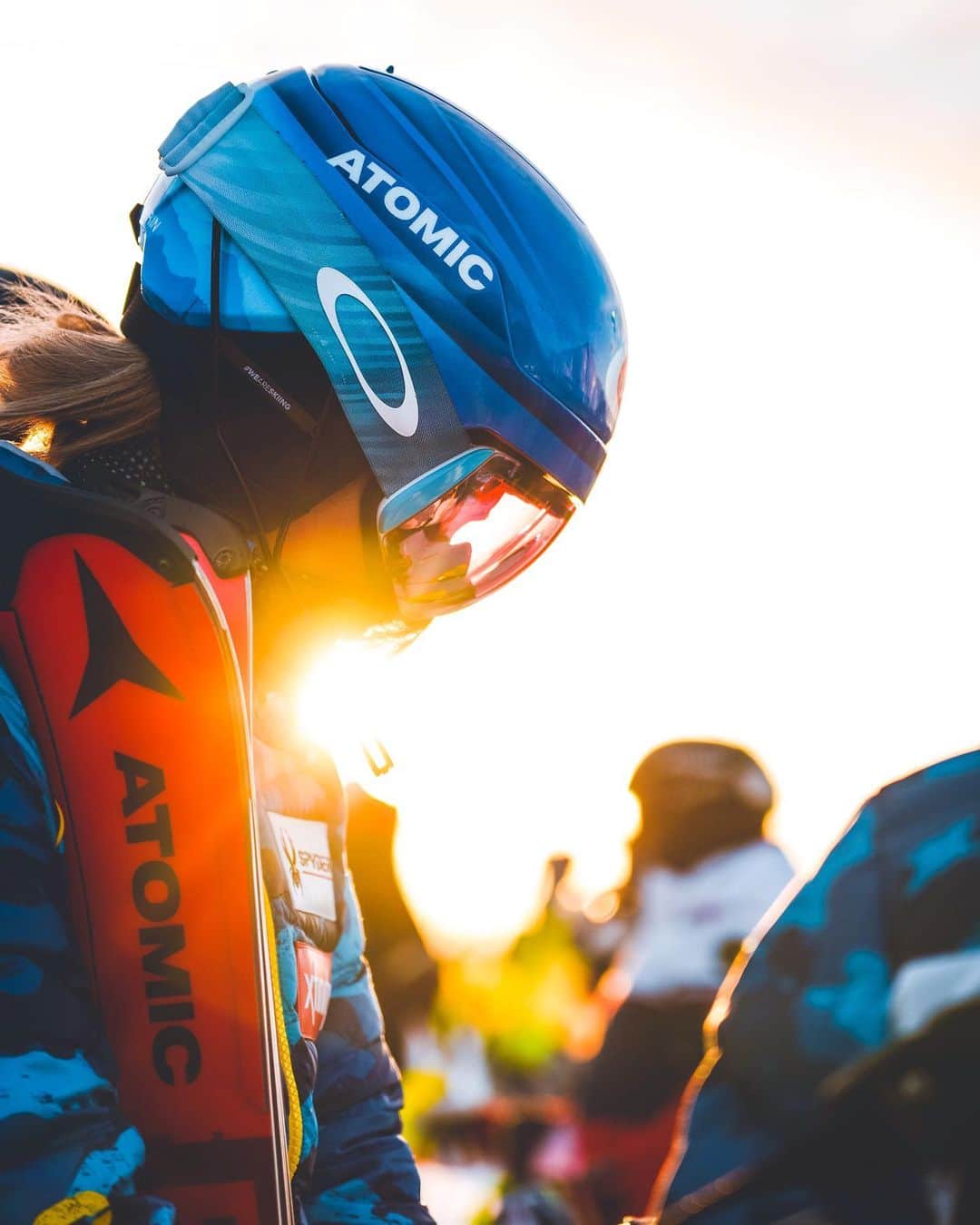OAKLEYのインスタグラム：「Ready to shine. 💪 @mikaelashiffrin @usskiteam #ForTheLoveSport」