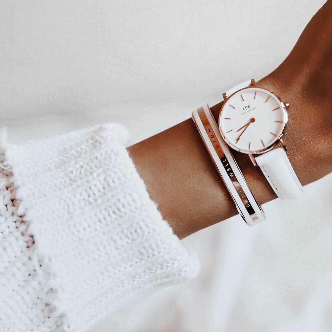 Style Fashion Luxuryのインスタグラム：「BLACK WEEK OFFERS! 50% OFF selected items + 15% EXTRA off with code  STYLEBOOK  on Danielwellington.com  @danielwellington」