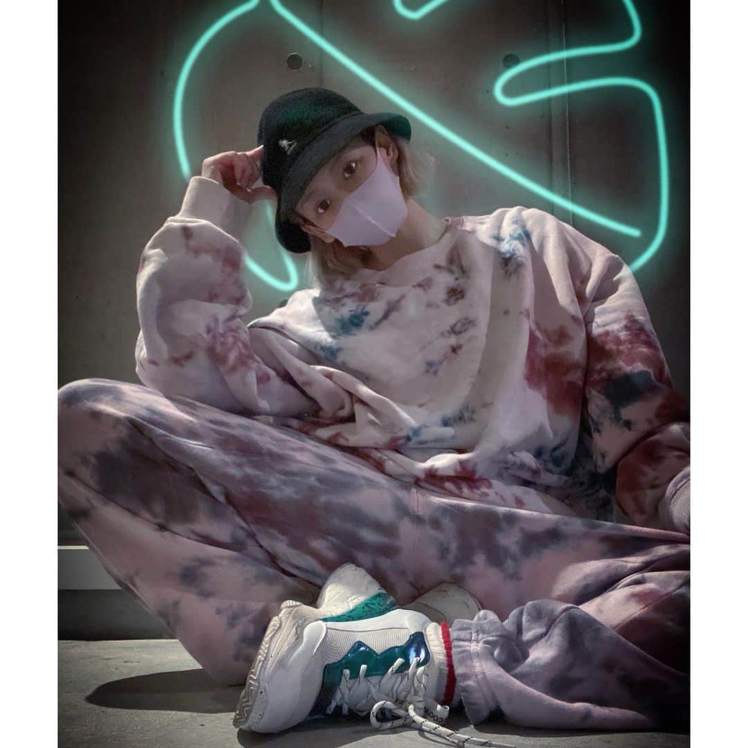大谷雅恵さんのインスタグラム写真 - (大谷雅恵Instagram)「着たいtiedyeを自分で作る人。  #tiedye #タイダイ #setup  #originaldesign」11月27日 2時54分 - masababy225