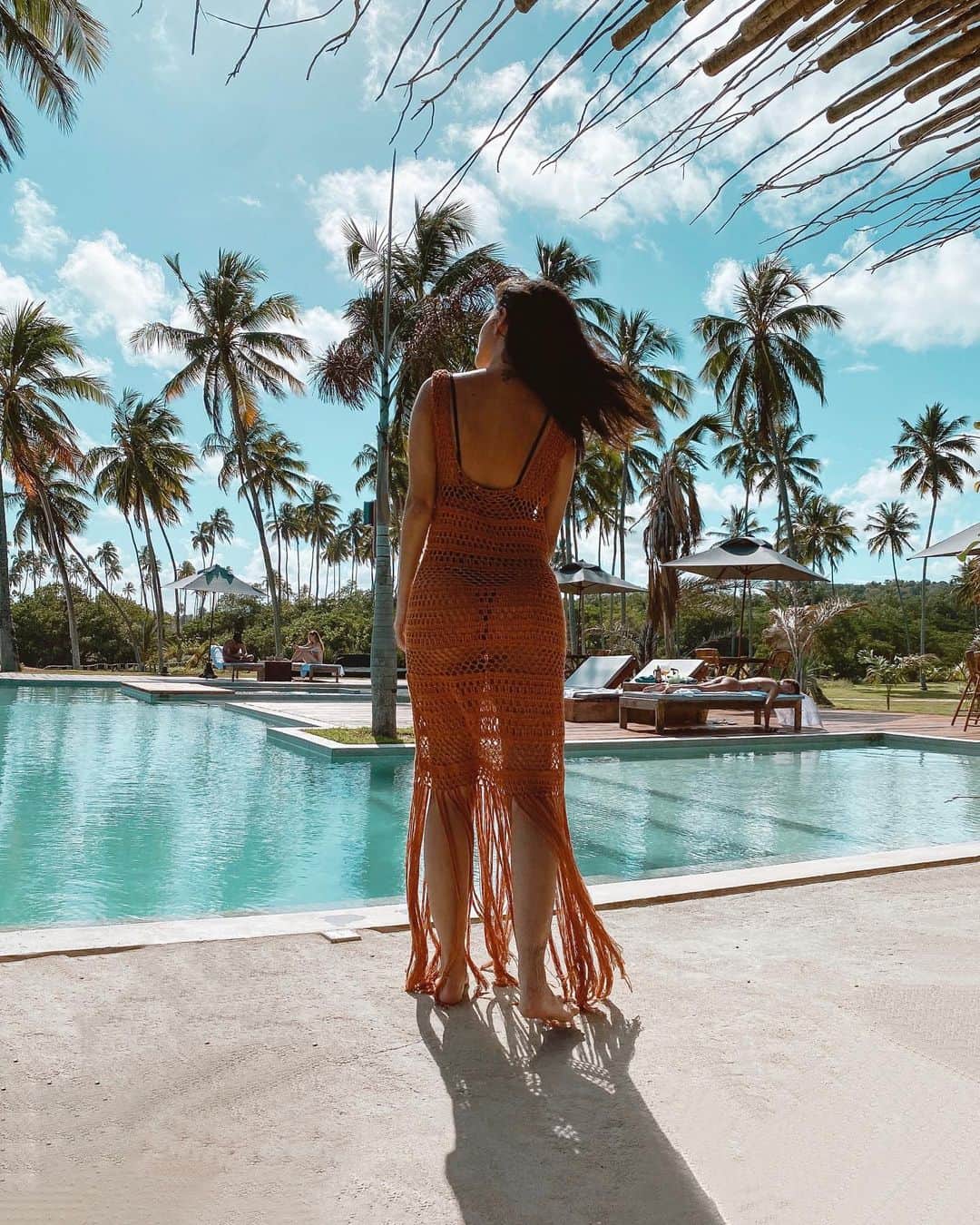 Gabriela Salesのインスタグラム：「🌱🍂☘️ Umas plantinhas porque tô sem legenda hoje kkkk. Postei e saí correndo. Foto 1 ou 2?」