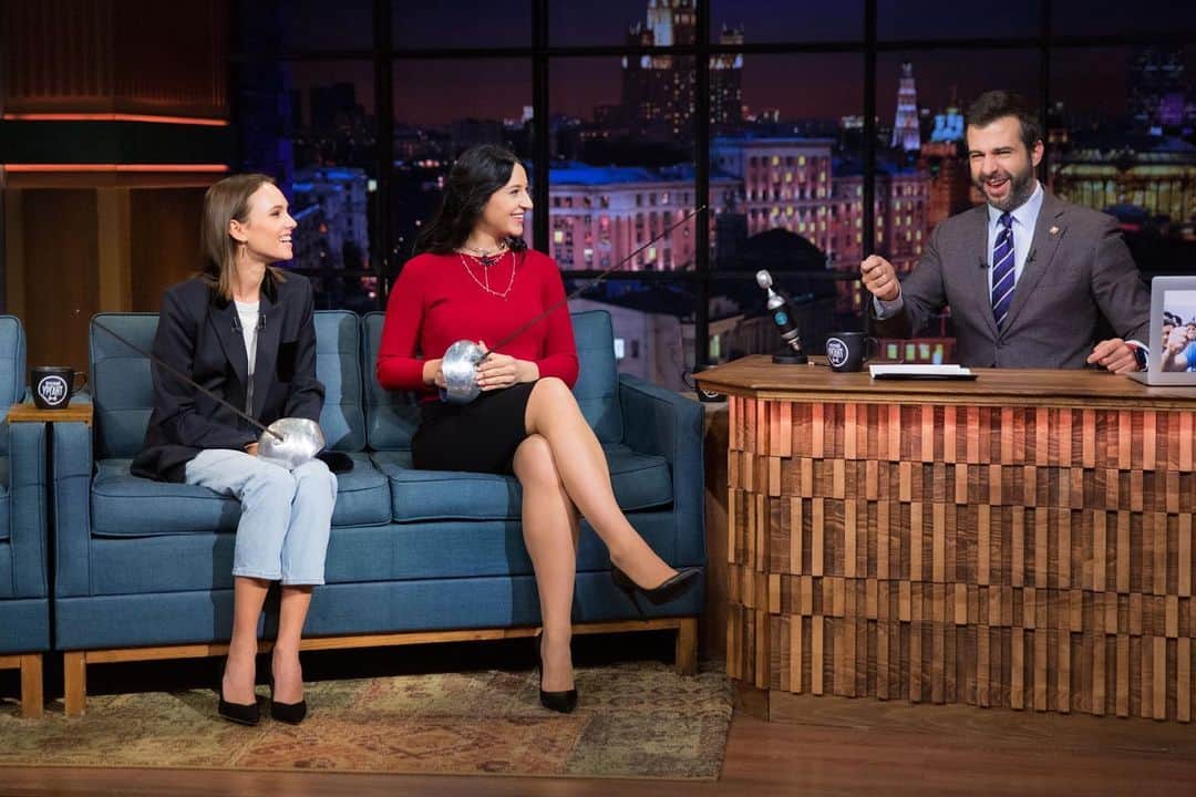 ヤナ・イグリアンさんのインスタグラム写真 - (ヤナ・イグリアンInstagram)「Дорогие друзья сегодня в 23.35 на первом канале в гостях у @vecherniy_urgant !!  Мы вместе с @milostasii расскажем о фильме НА ОСТРИЕ который уже в кино !!!😍😍😍#наострие   Кто пойдёт смотреть фильм ?! И кто хочет БЕСПЛАТНЫЙ БИЛЕТ ставь +」11月27日 3時04分 - egorianiana